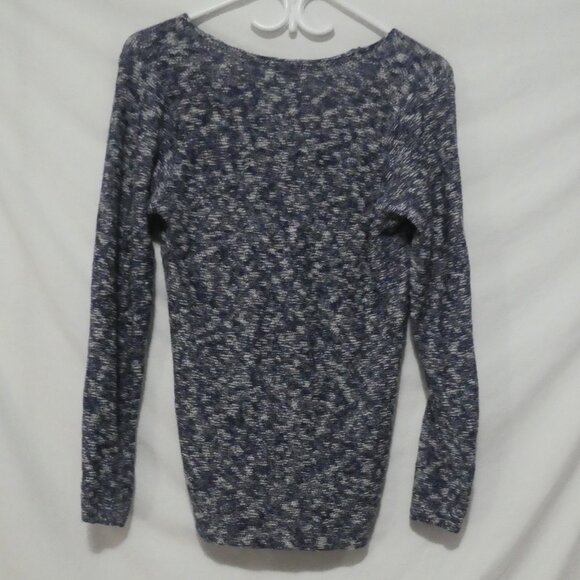 H&M - Mama - Maternity | large | Blue and White Speckled V-Neck Sweater - Picture 2 of 14